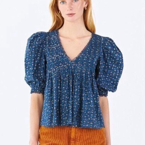 Hunter Bell Mia Puff Sleeve Lace Trim Blue Floral Print Top Women's Medium - Picture 2 of 8